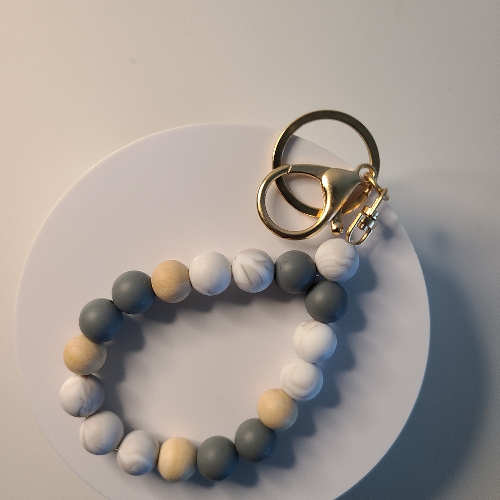 Bracelets - Picture 11 of 16